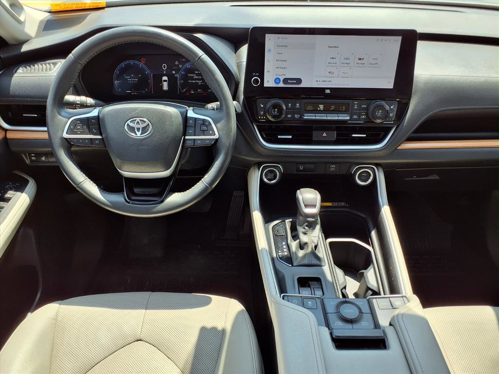 Used 2024 Toyota Grand Highlander Limited image 14