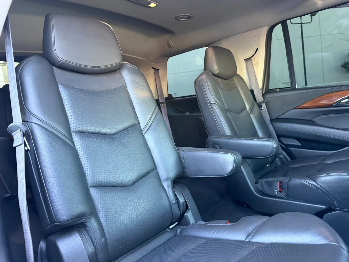 Used 2016 Cadillac Escalade Premium RWD image 21
