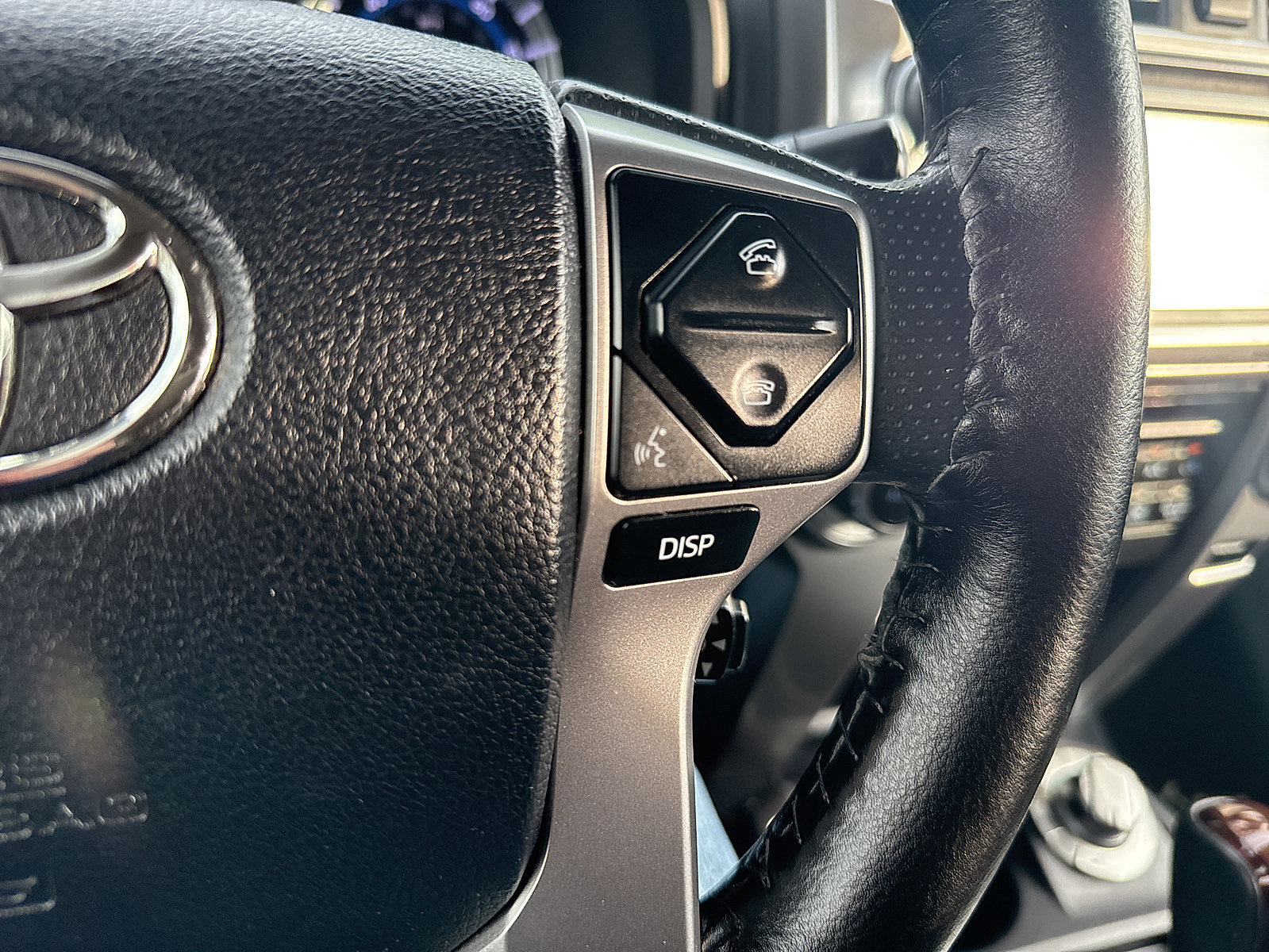 Used 2018 Toyota 4Runner Limited AWD/4WD image 50