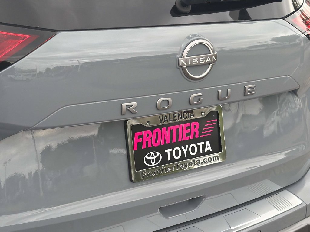 Used 2024 Nissan Rogue SL w/ SL Premium Package FWD image 6