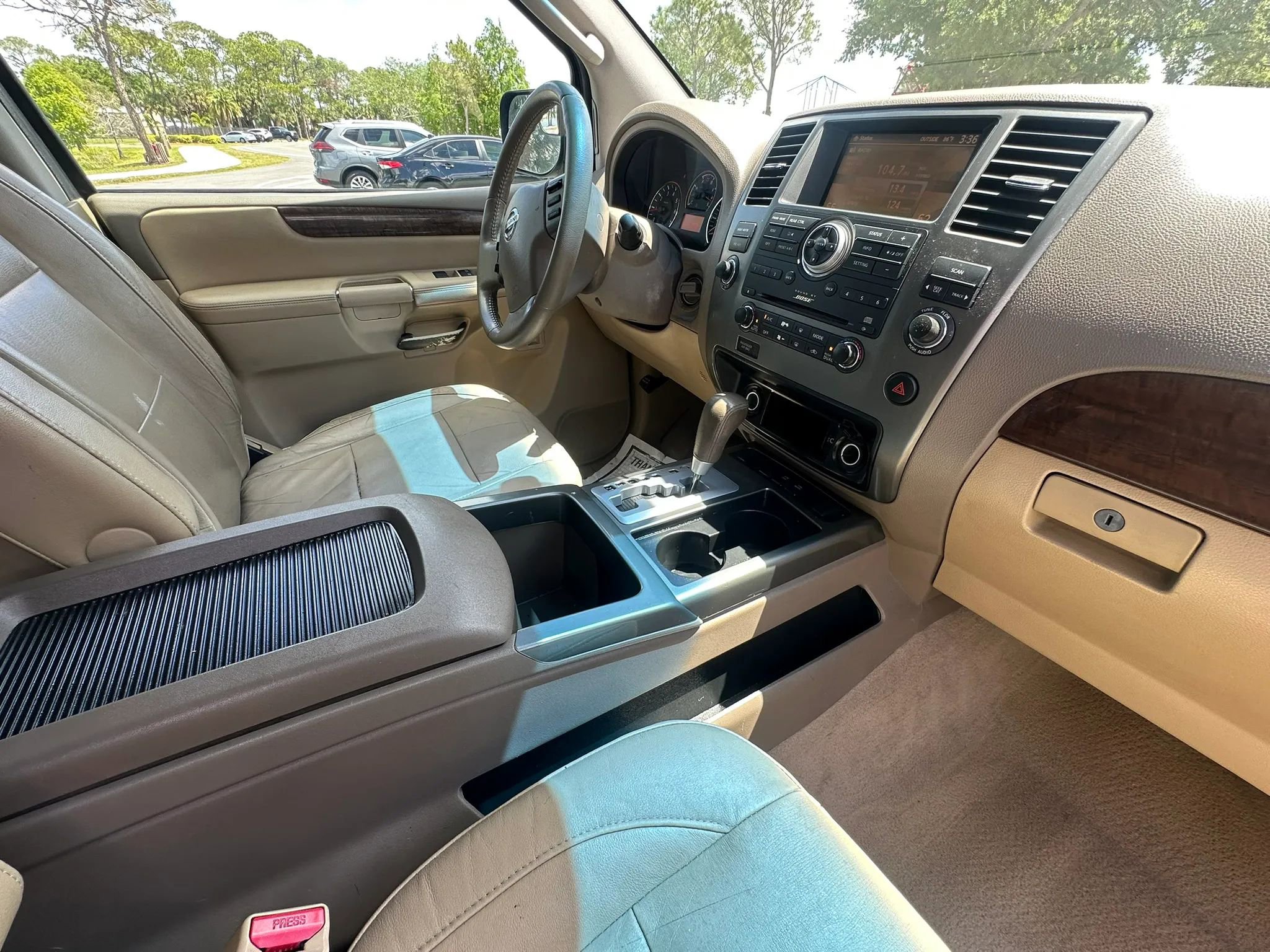 Used 2011 Nissan Armada SL image 17