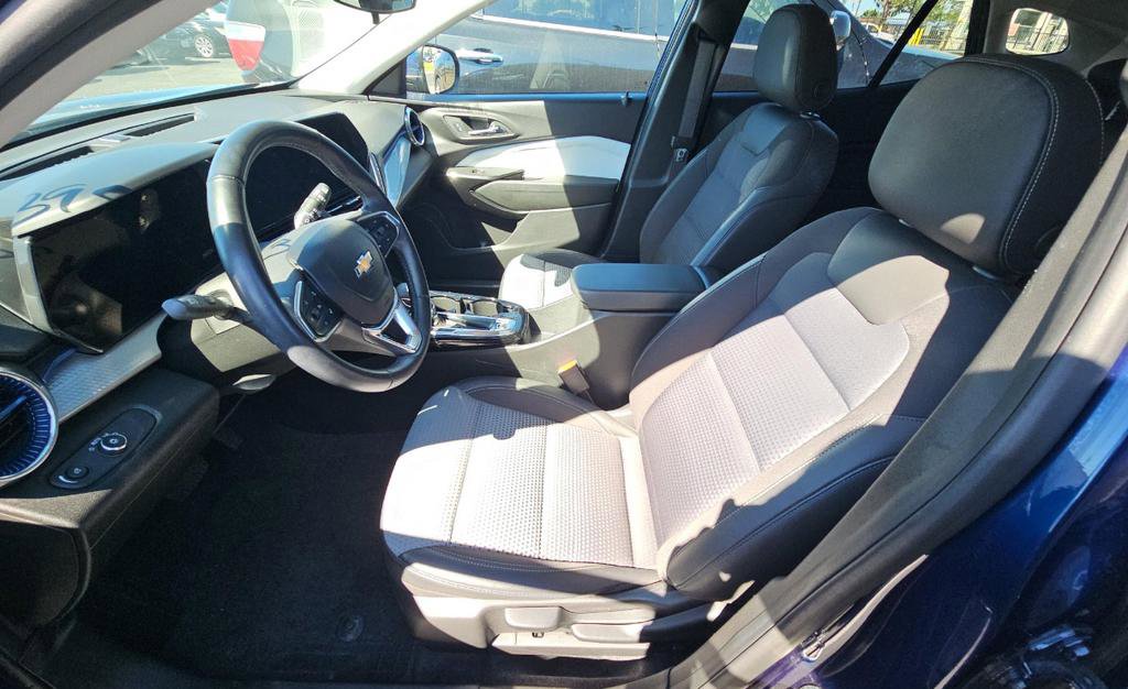 Used 2024 Chevrolet Trax LT w/ Driver Confidence Package FWD image 6
