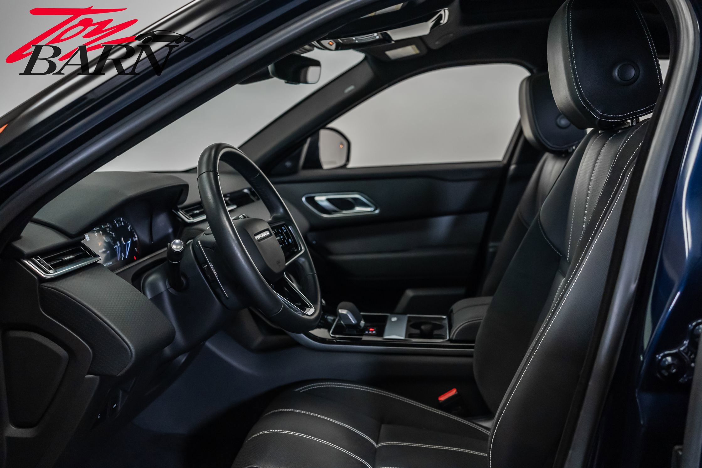 Used 2023 Land Rover Range Rover Velar R-Dynamic S image 28