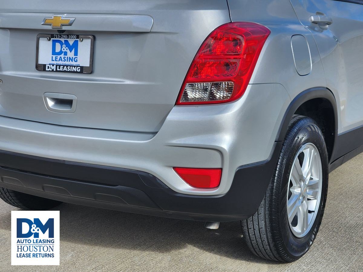 Used 2022 Chevrolet Trax LS w/ Tint and Cruise Package image 14