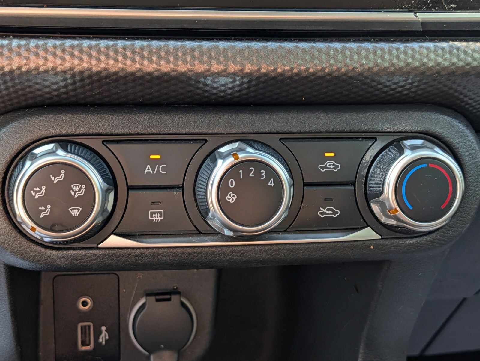 Used 2020 Nissan Kicks S FWD image 7
