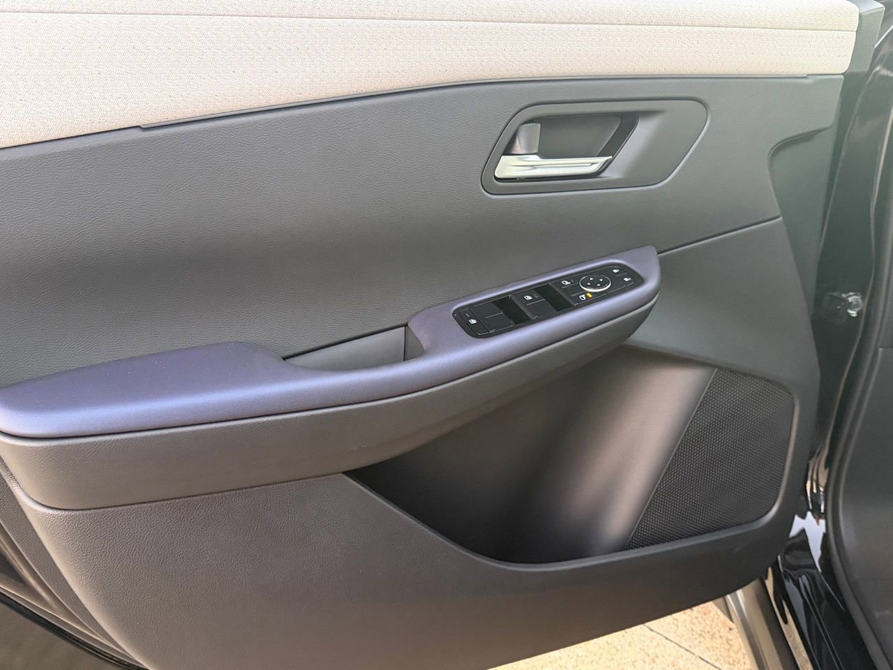 New 2026 Nissan Leaf SV+ w/ Floor Mat Package (SV+) image 20