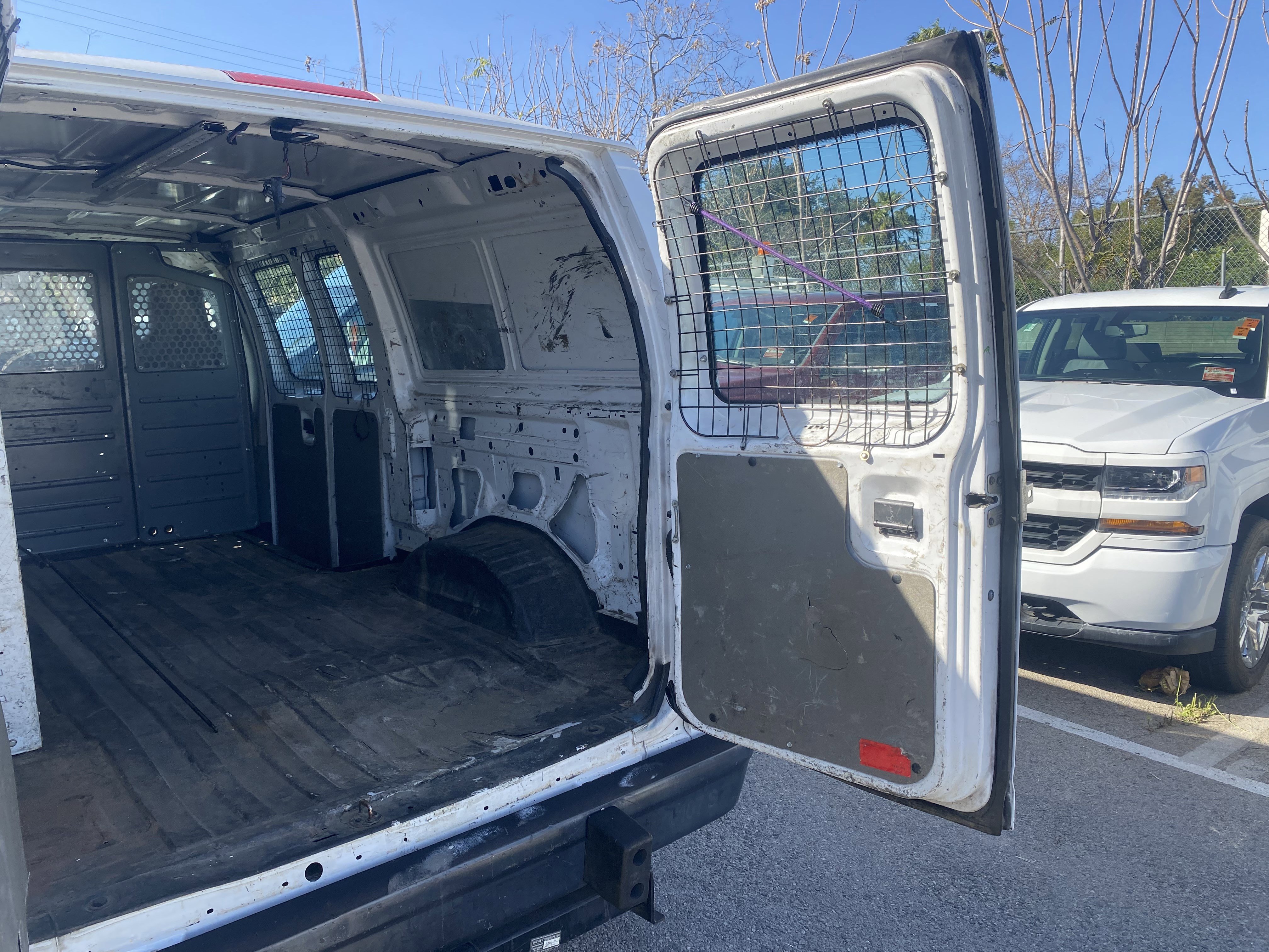 Used 2014 Ford E-250 and Econoline 250 w/ Power Group image 17