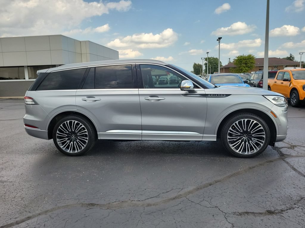 Certified 2022 Lincoln Aviator Black Label w/ Class IV Trailer Tow Package AWD/4WD image 3