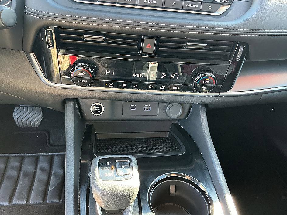 Certified 2023 Nissan Rogue SV image 18