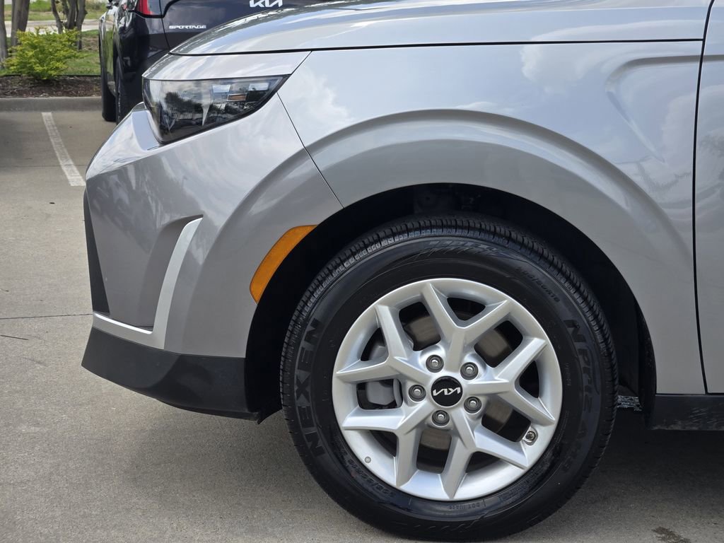 Certified 2025 Kia Soul LX w/ LX Technology Package FWD image 14