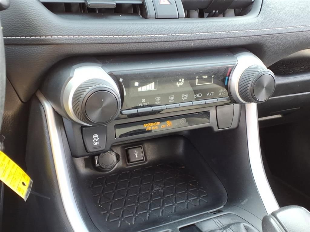 Used 2021 Toyota RAV4 LE FWD image 20