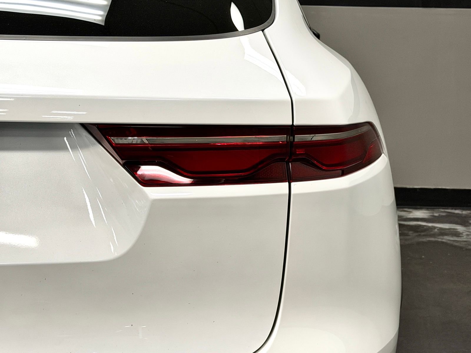 Used 2024 Jaguar F-PACE R-Dynamic S image 14