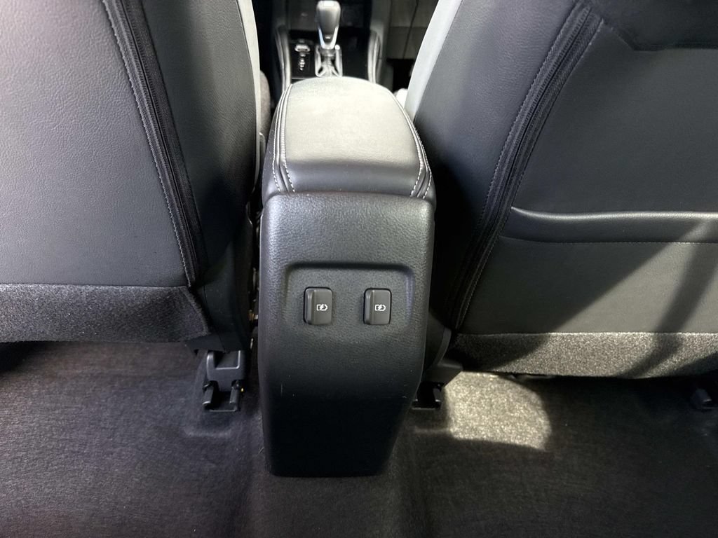 Used 2024 Nissan Kicks SR w/ SR Premium Package FWD image 20
