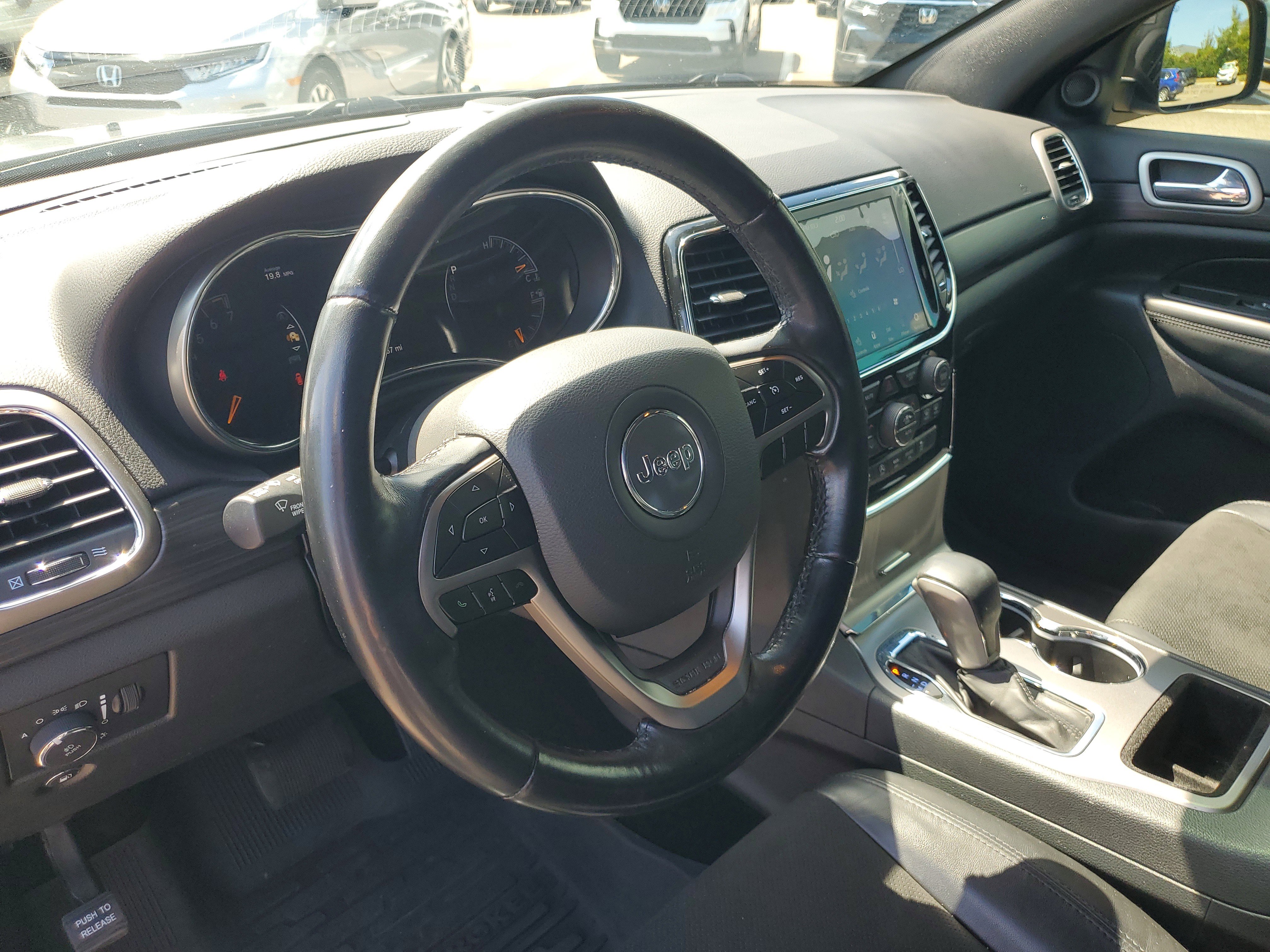Used 2020 Jeep Grand Cherokee Laredo w/ Laredo X Package image 27