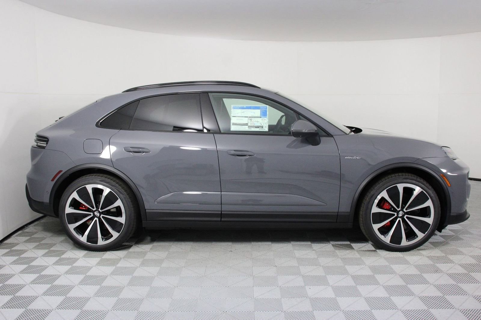 New 2026 Porsche Macan 4S Electric image 8