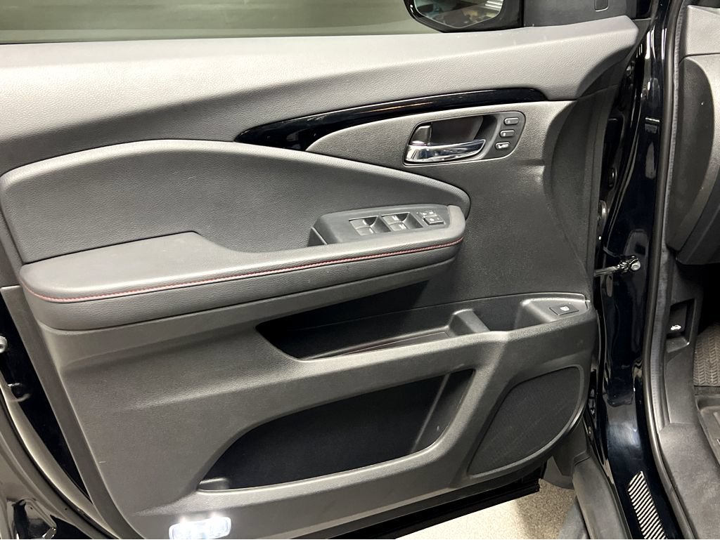 Used 2022 Honda Ridgeline Black Edition image 38
