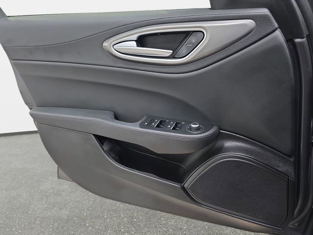 Used 2024 Alfa Romeo Giulia Veloce image 25