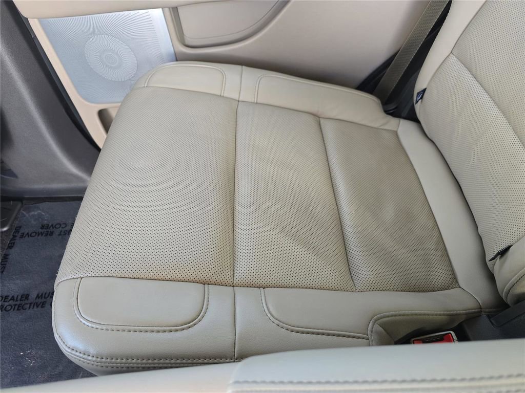 Used 2024 Lincoln Navigator Reserve image 17