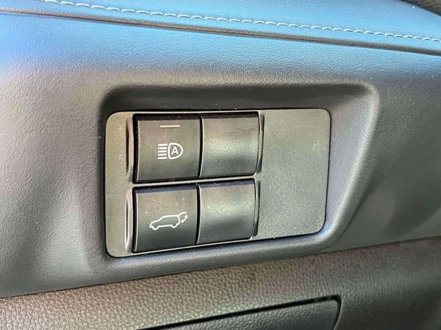 Used 2021 Toyota Highlander XLE image 26