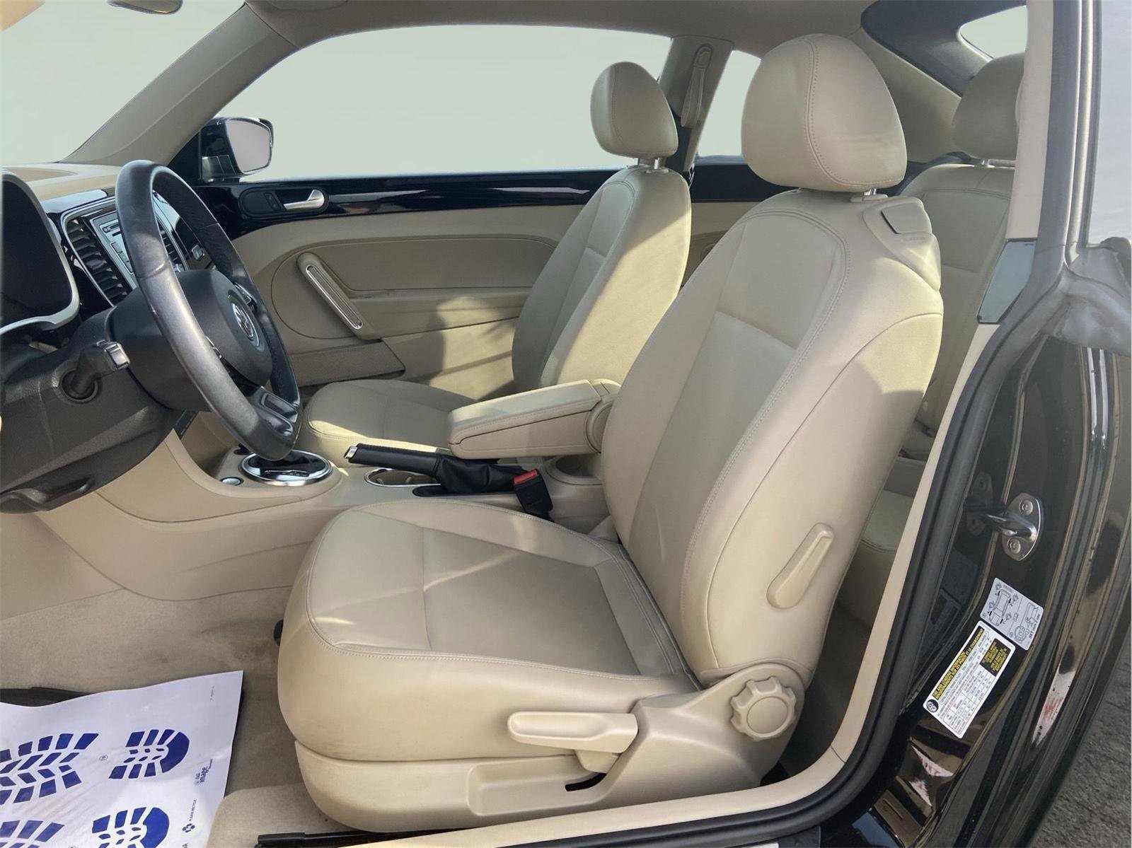 Used 2013 Volkswagen Beetle 2.5 image 20
