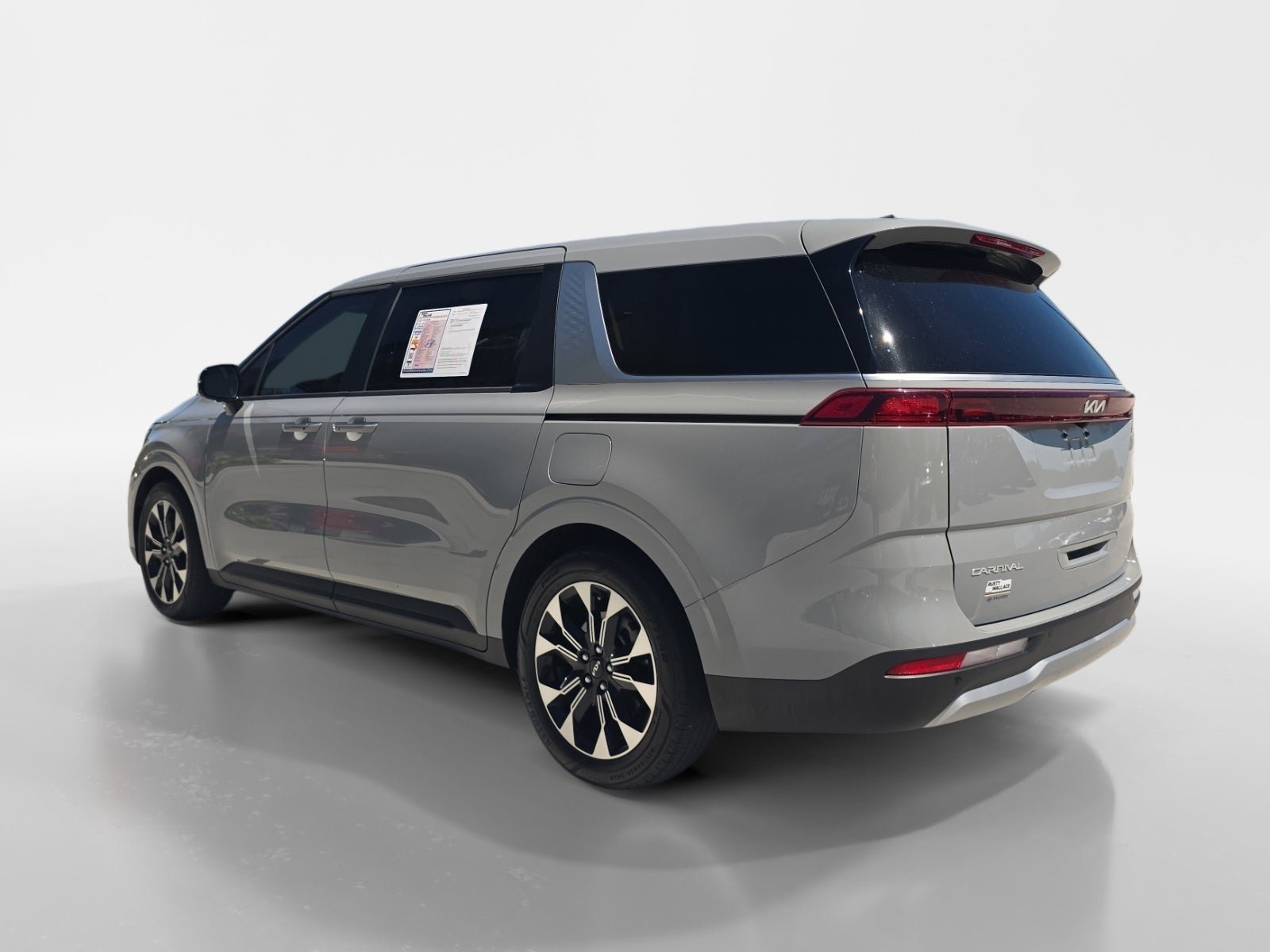 Used 2024 Kia Carnival EX FWD image 5