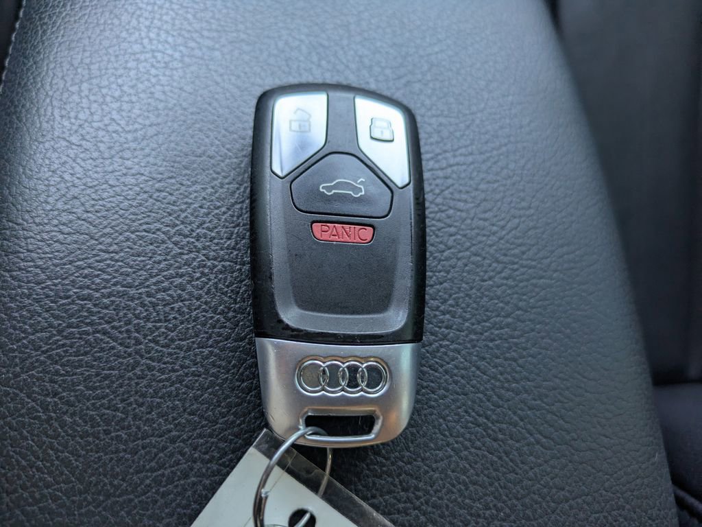 Used 2017 Audi A4 2.0T Premium image 31