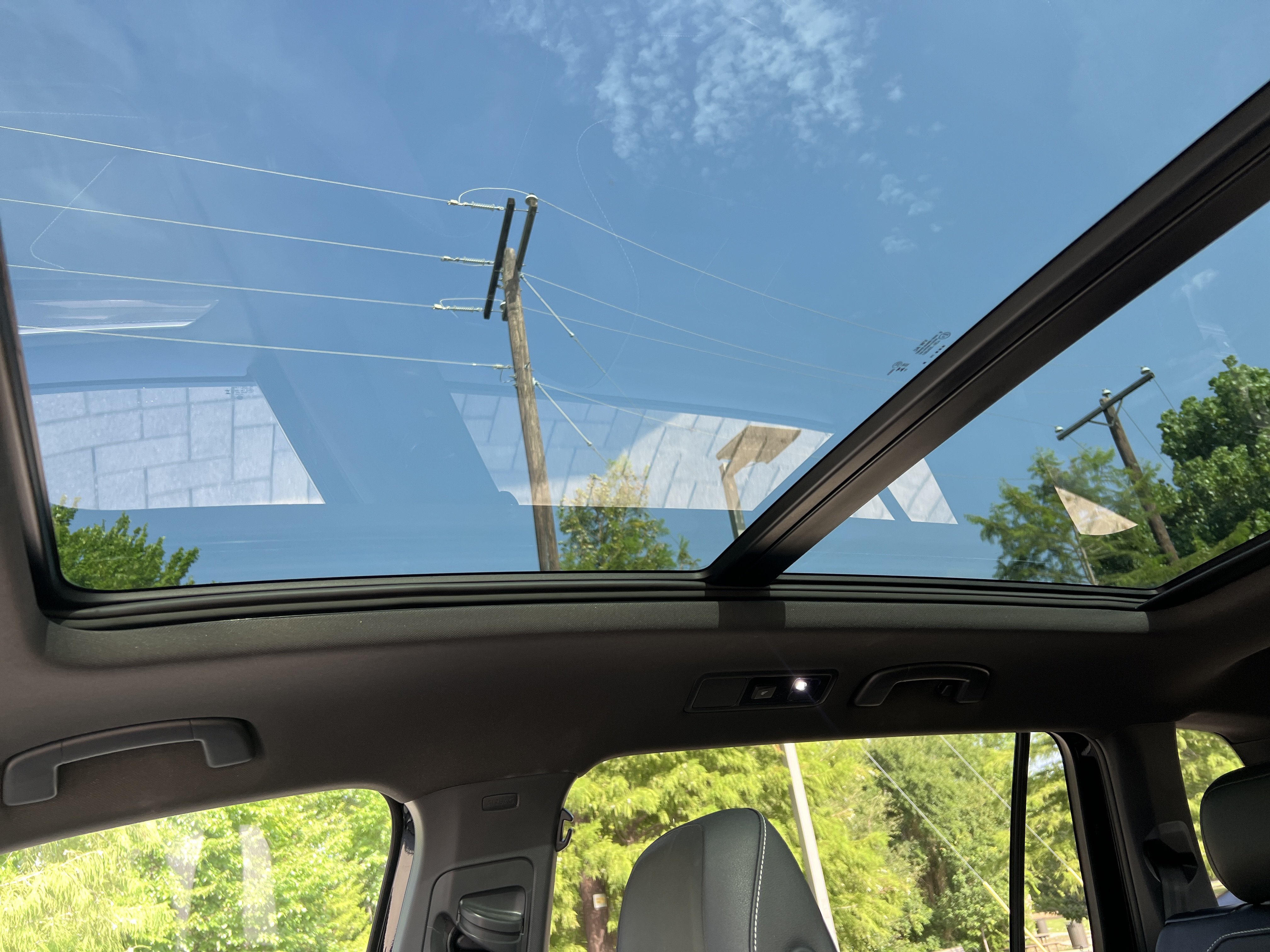 Certified 2023 Volkswagen Tiguan SE R-Line FWD image 24