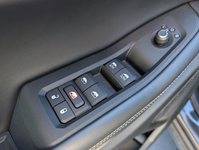 Used 2025 Jeep Grand Cherokee Laredo X AWD/4WD image 15