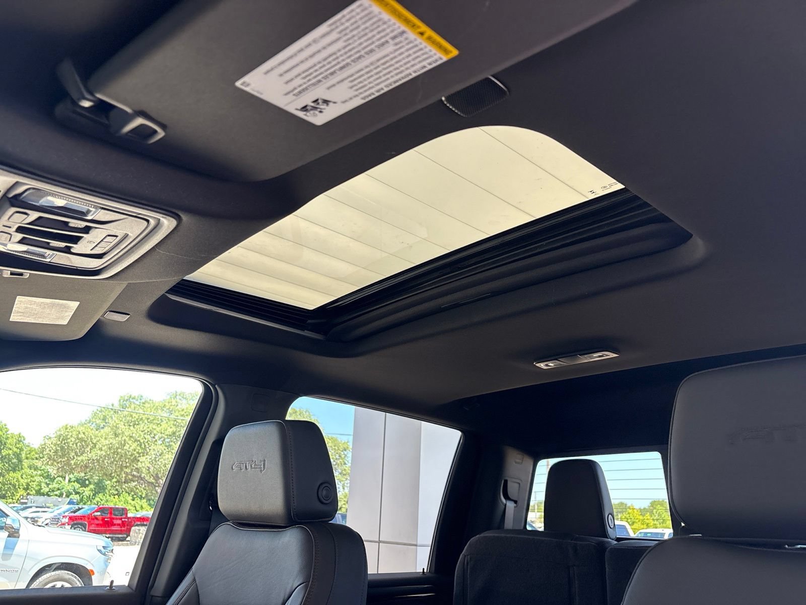 New 2026 GMC Sierra 2500 AT4 w/ AT4 Premium Plus Package AWD/4WD image 9