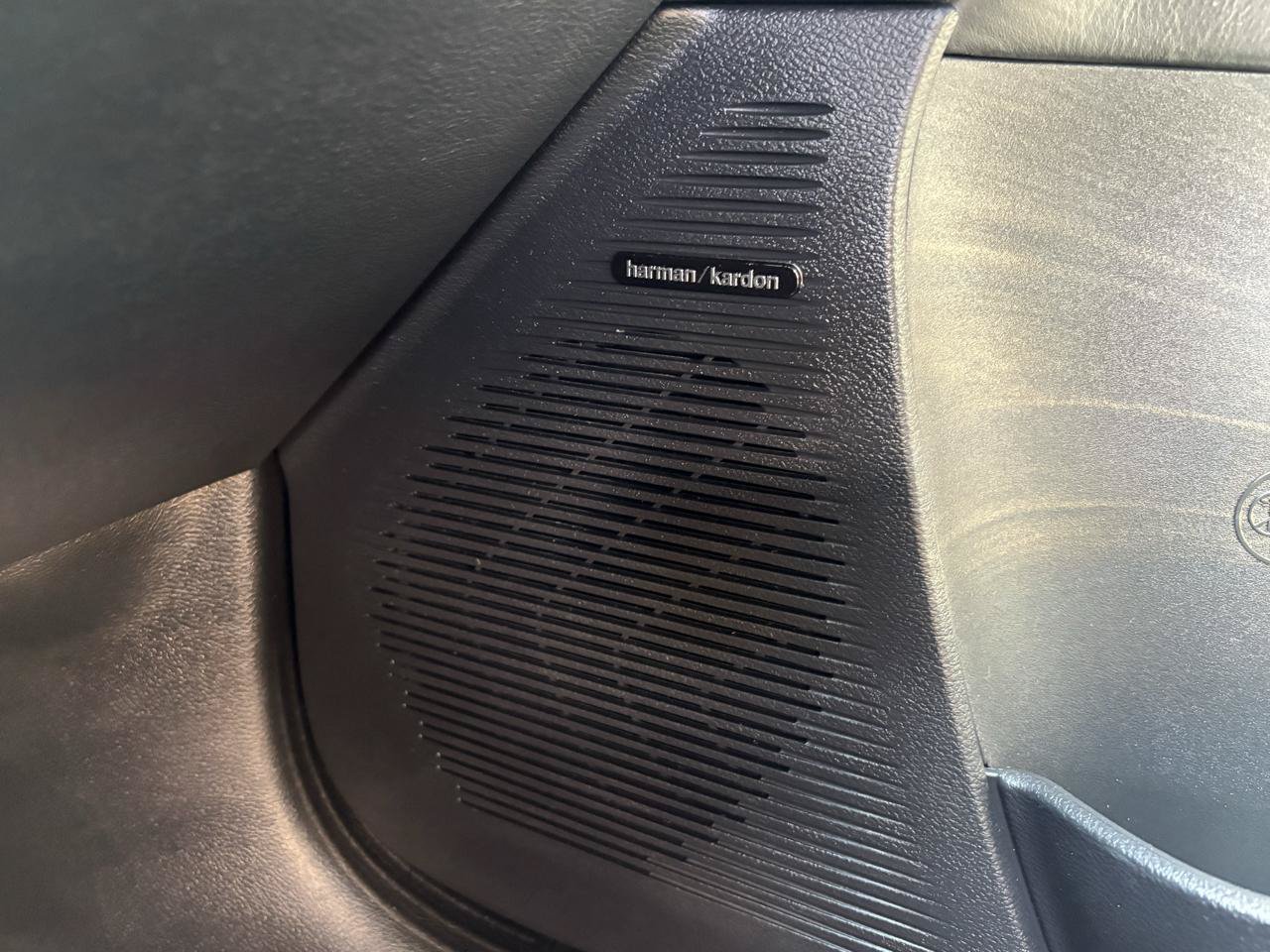 Used 2015 Dodge Challenger SRT Hellcat RWD image 41
