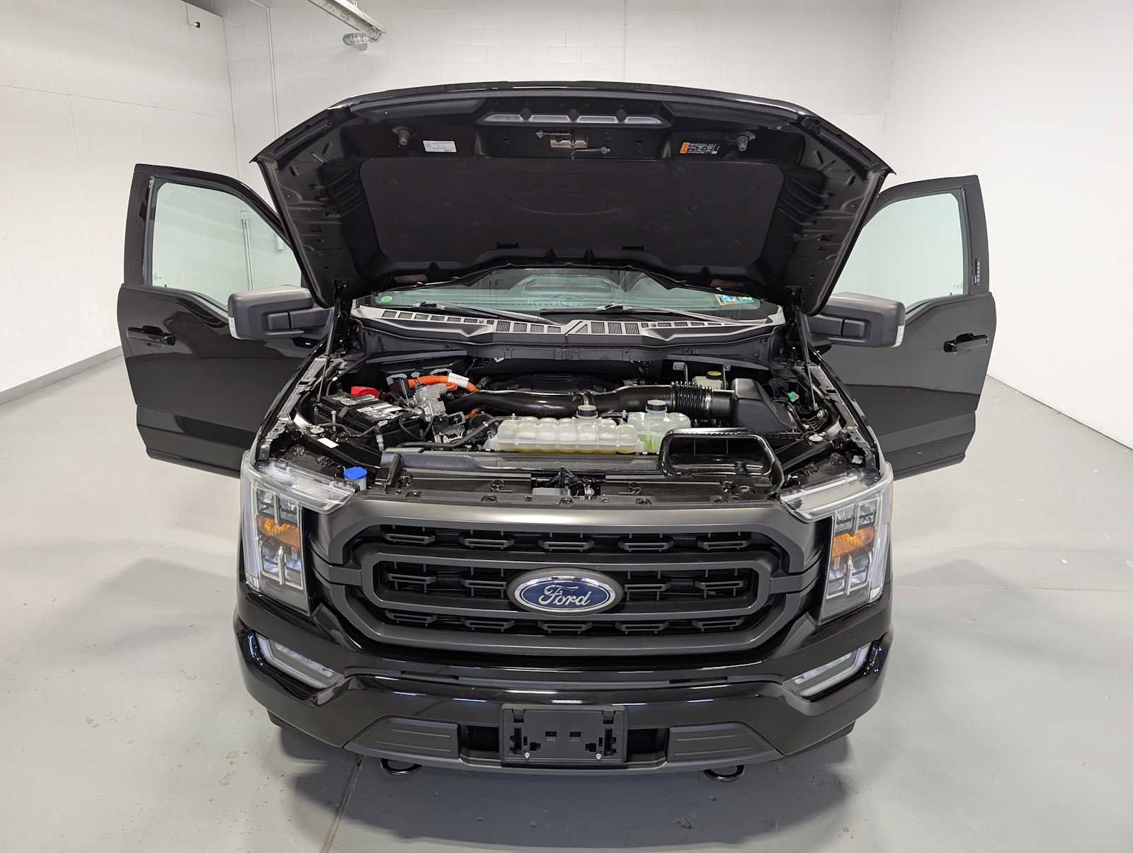 Used 2022 Ford F150 XLT w/ Equipment Group 302A High AWD/4WD image 13
