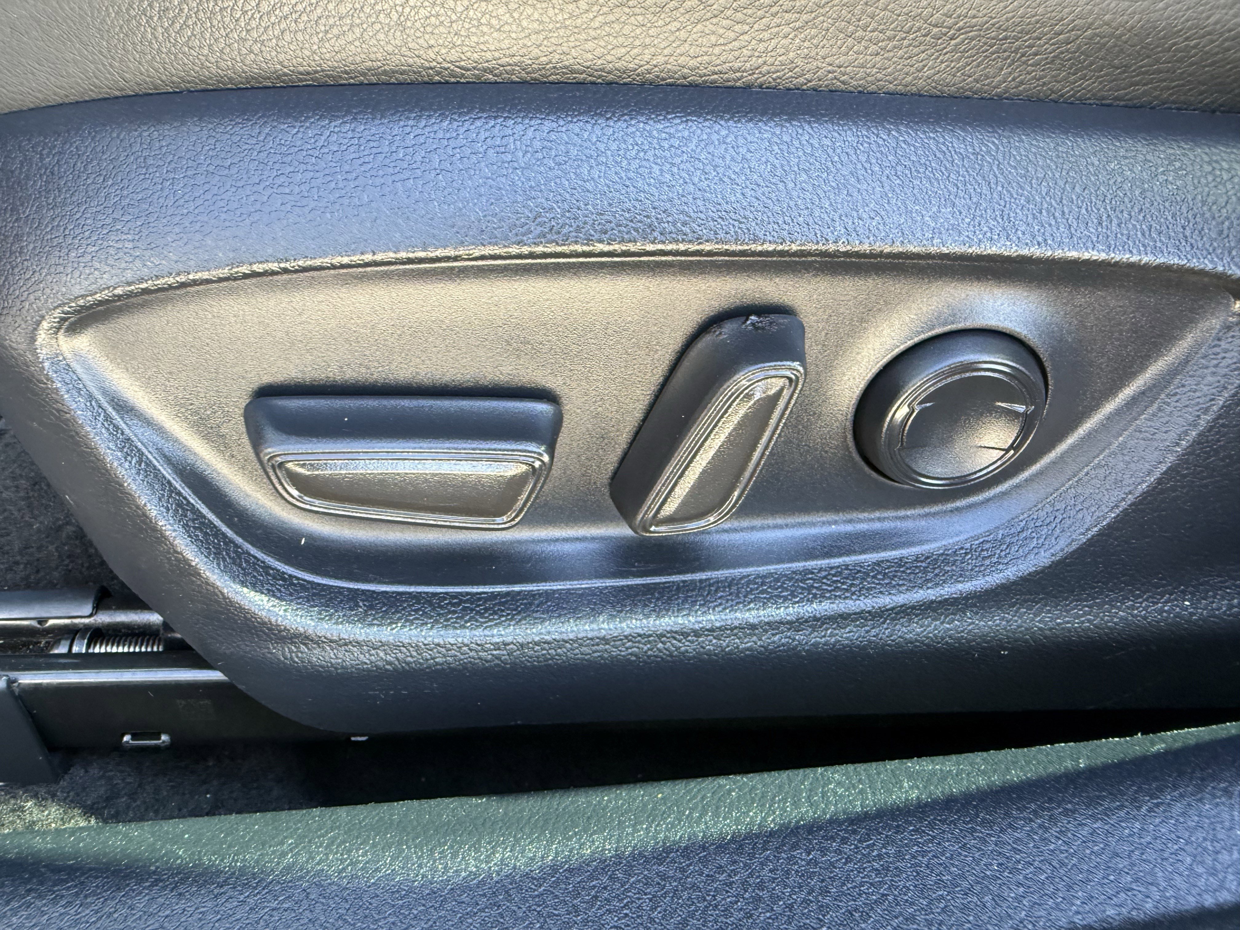 Used 2024 Toyota Camry SE image 25