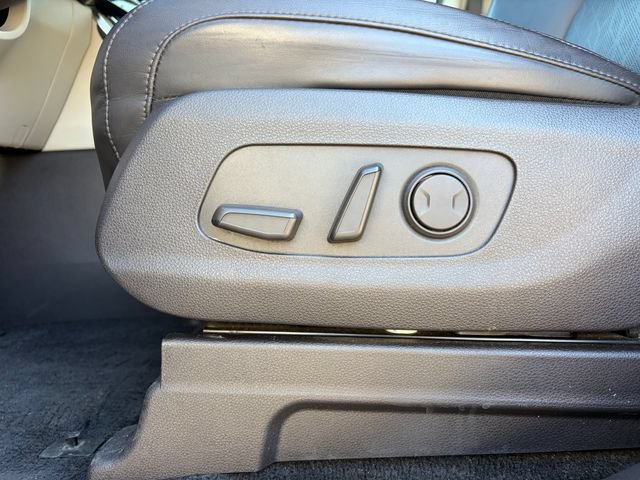 Certified 2024 Kia Carnival EX FWD image 4