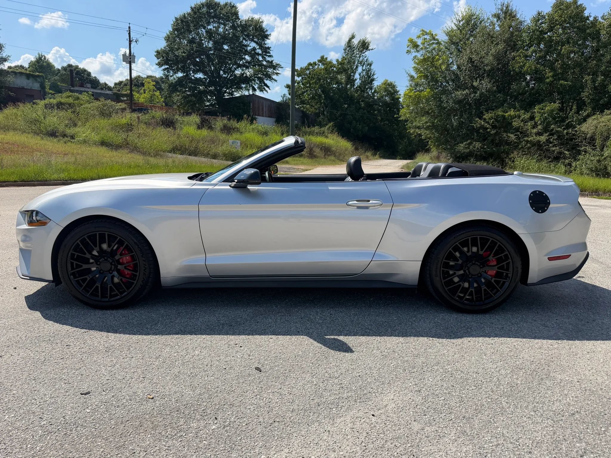 Used 2019 Ford Mustang Premium RWD image 2