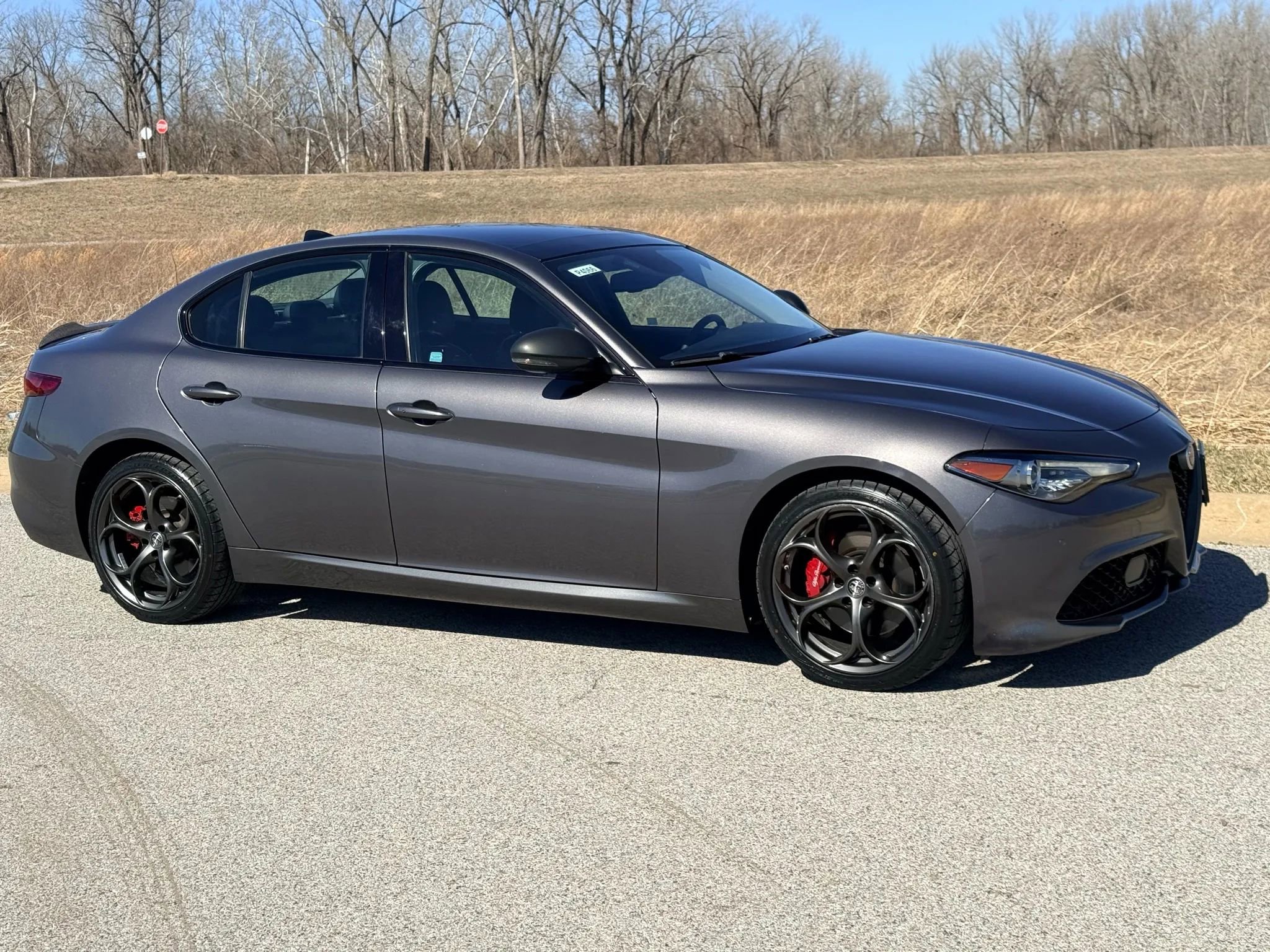 Used 2019 Alfa Romeo Giulia AWD w/ Quick Order Package 22J Sport image 29