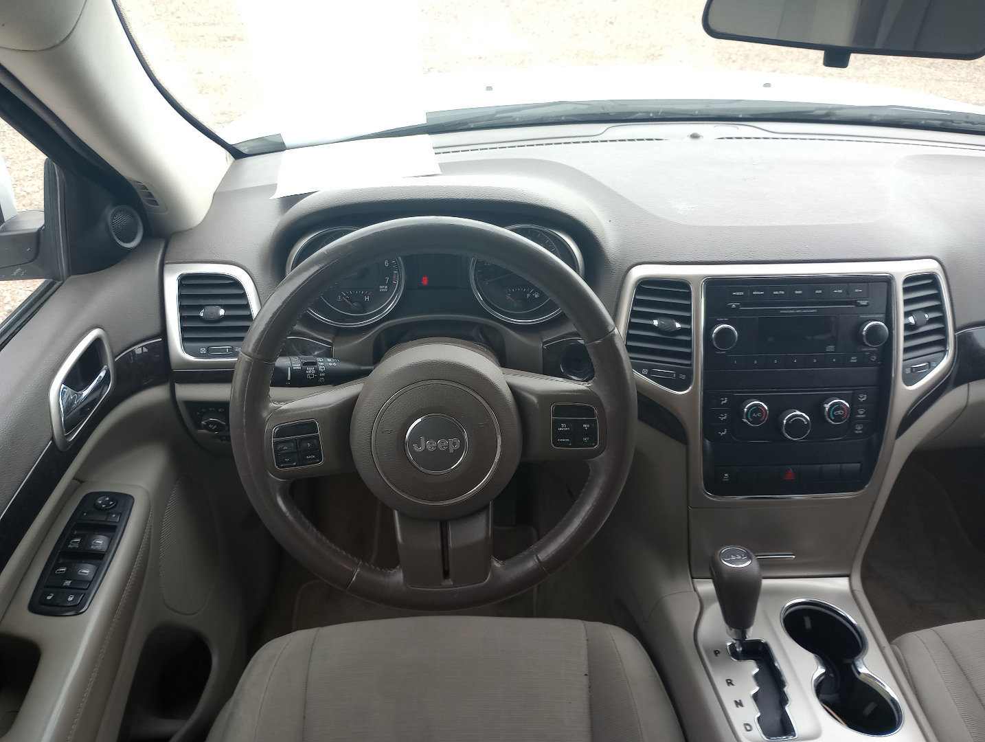 Used 2013 Jeep Grand Cherokee Laredo RWD image 9