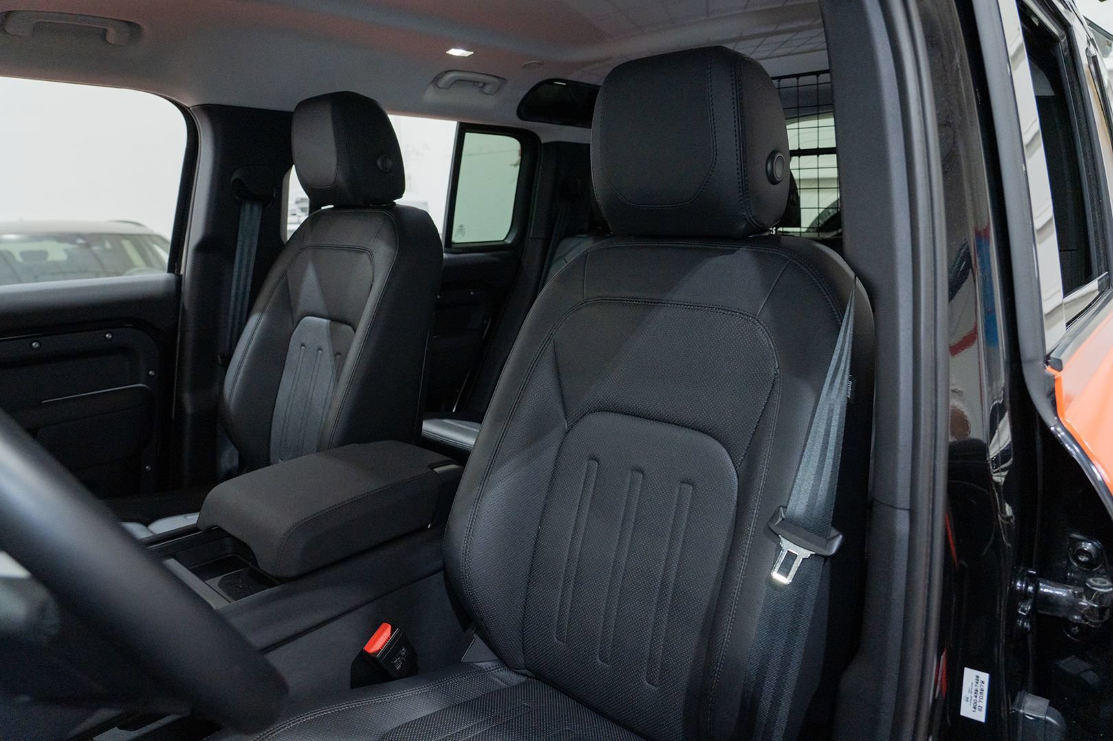 Used 2022 Land Rover Defender 110 S AWD/4WD image 32