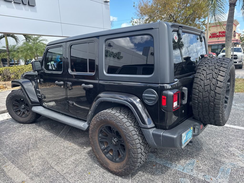 Used 2018 Jeep Wrangler Unlimited Sahara image 12