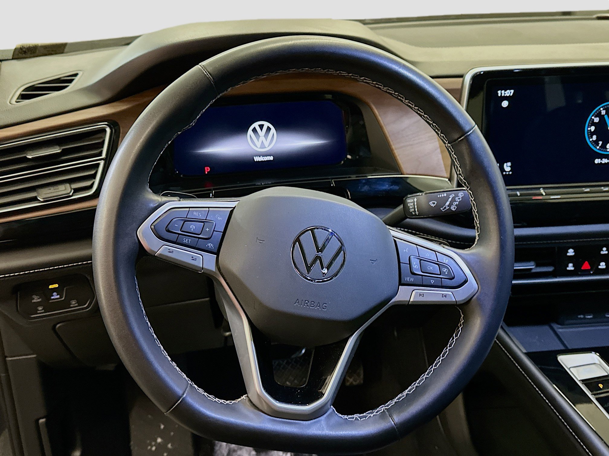 Used 2024 Volkswagen Atlas SE image 18