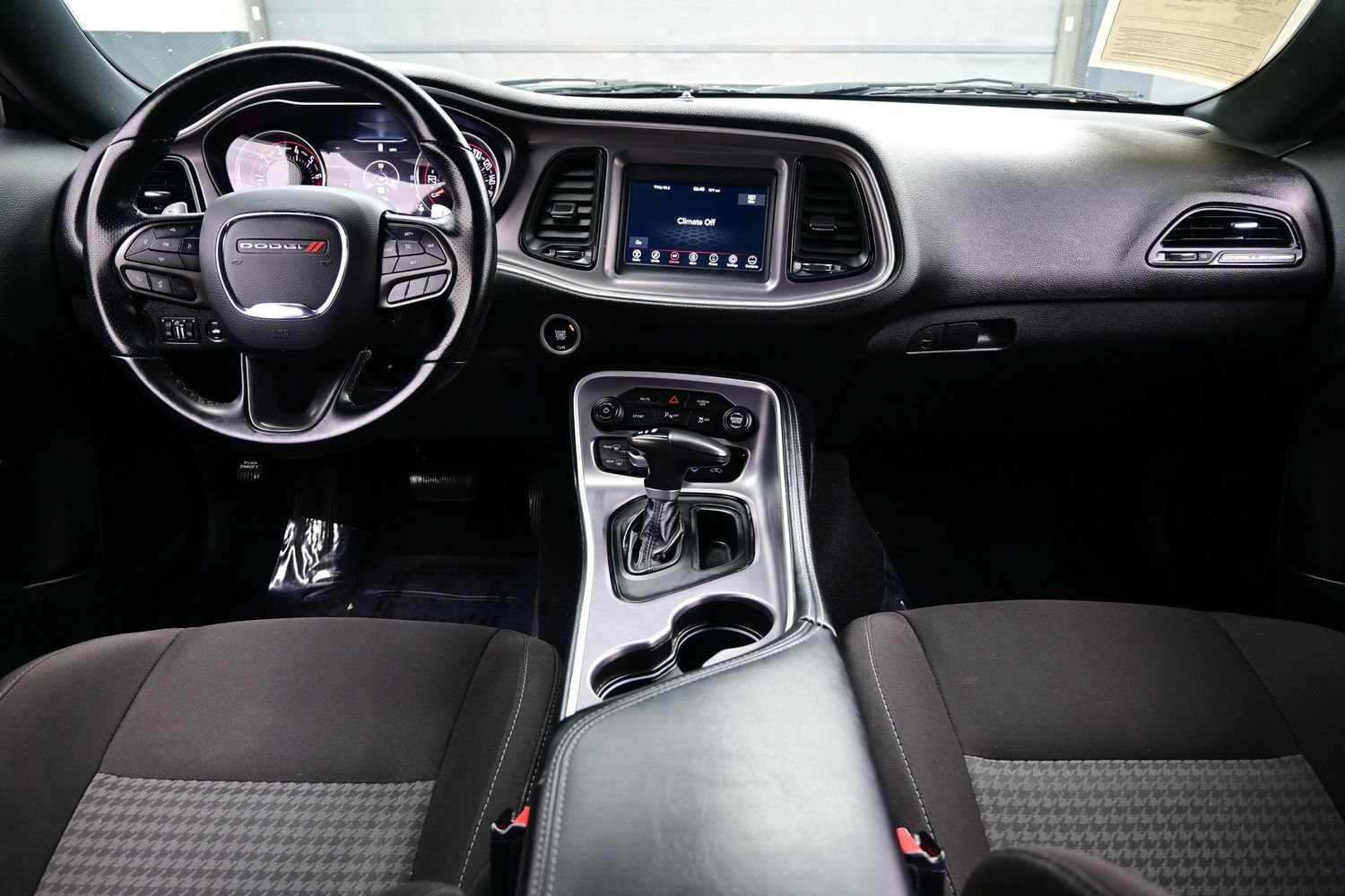 Used 2022 Dodge Challenger GT AWD/4WD image 15
