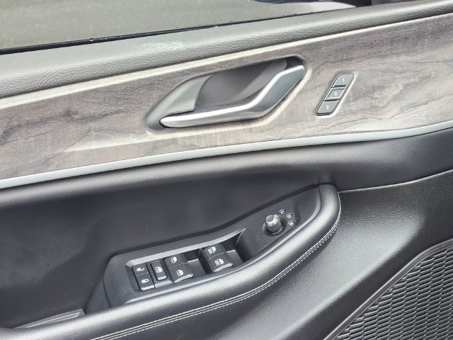 Used 2023 Jeep Grand Cherokee L Limited AWD/4WD image 20