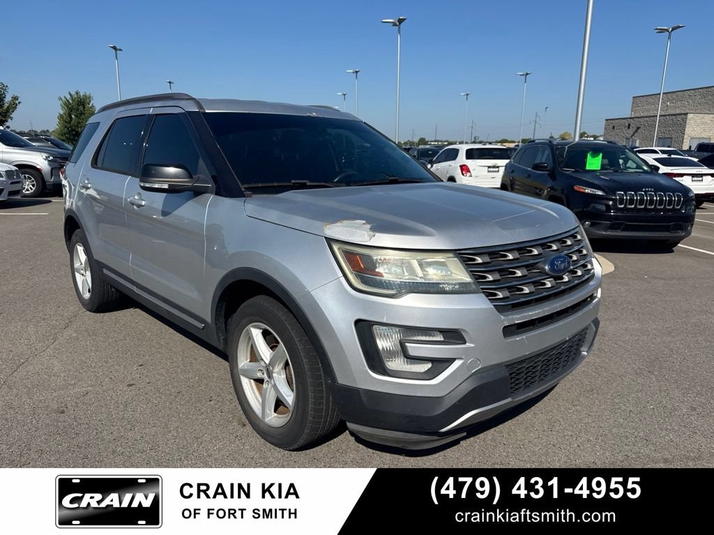 Used 2016 Ford Explorer XLT AWD/4WD image 1