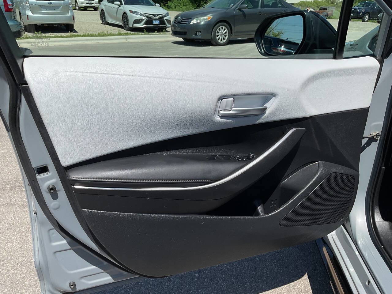 Used 2022 Toyota Corolla SE FWD image 28