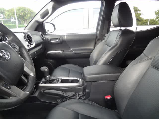 Used 2021 Toyota Tacoma Limited AWD/4WD image 12