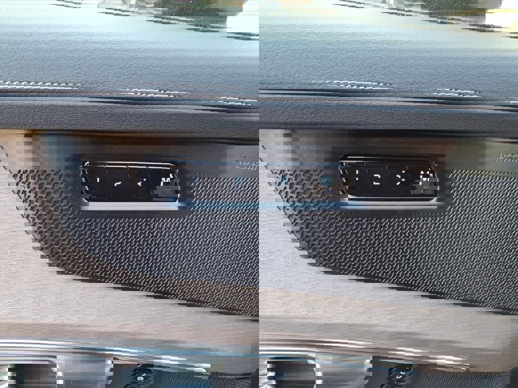 New 2026 Volvo XC90 B6 Ultra w/ Lounge Package image 17