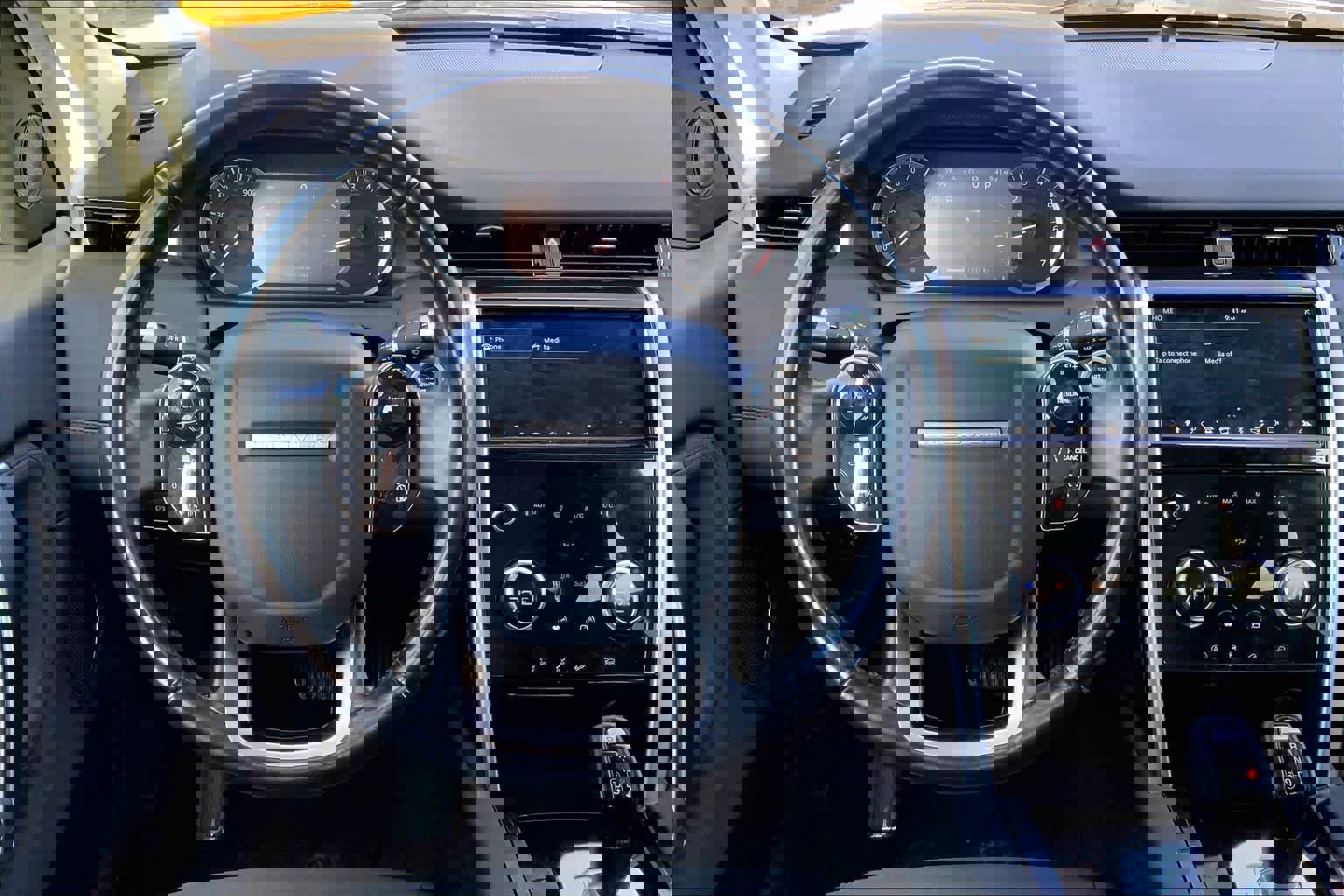 Used 2020 Land Rover Discovery Sport image 6