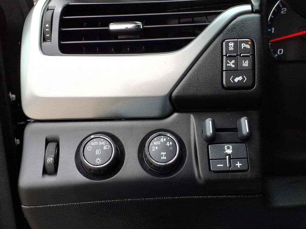 Used 2015 Chevrolet Tahoe LTZ AWD/4WD image 20