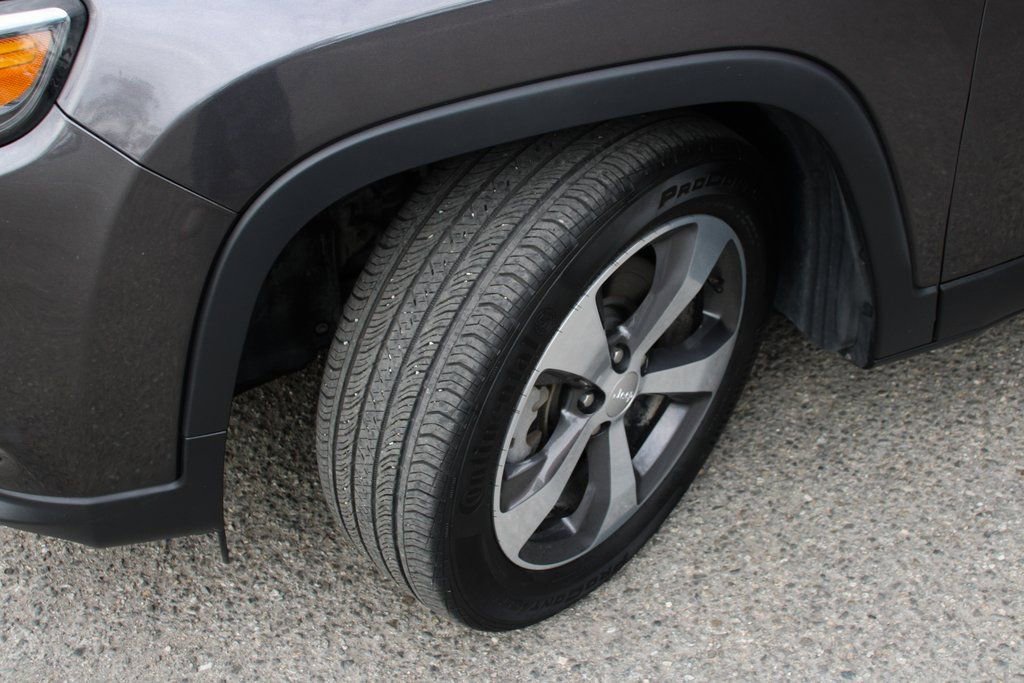 Used 2020 Jeep Cherokee Limited image 41