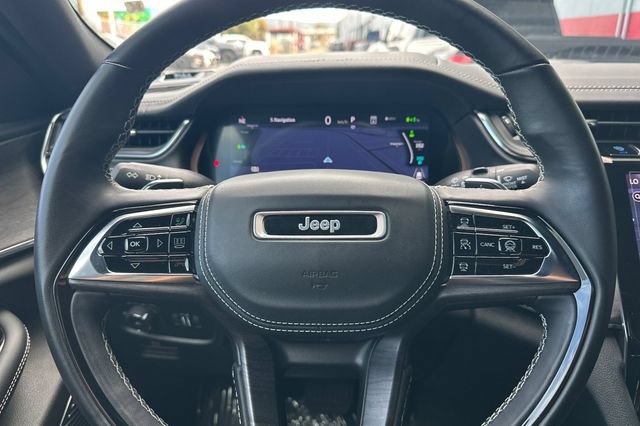 Used 2023 Jeep Grand Cherokee Overland w/ Advanced Protech Group III AWD/4WD image 27