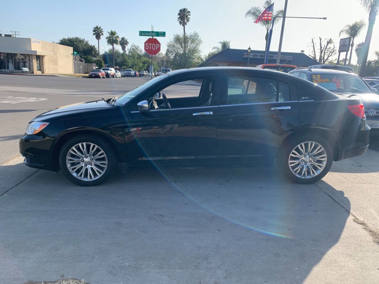 Used 2012 Chrysler 200 Limited FWD image 2